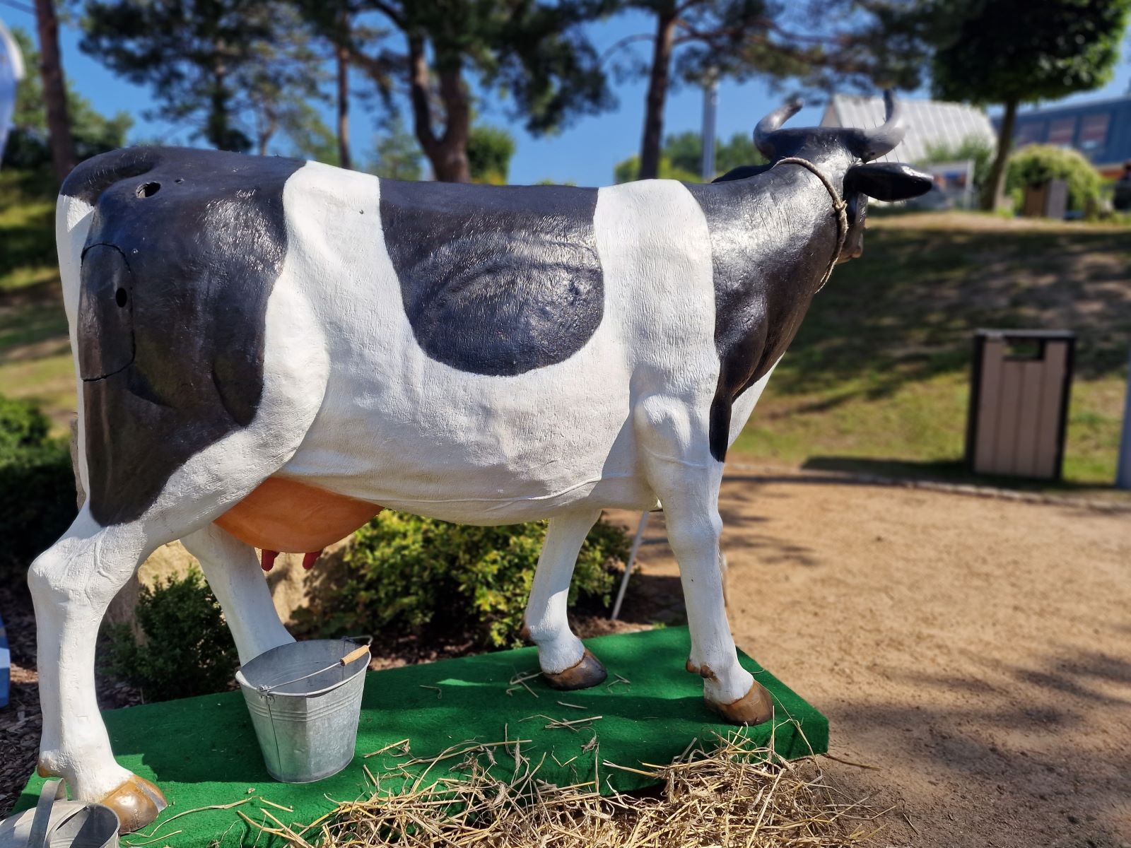 Kuh Dekofigur mieten