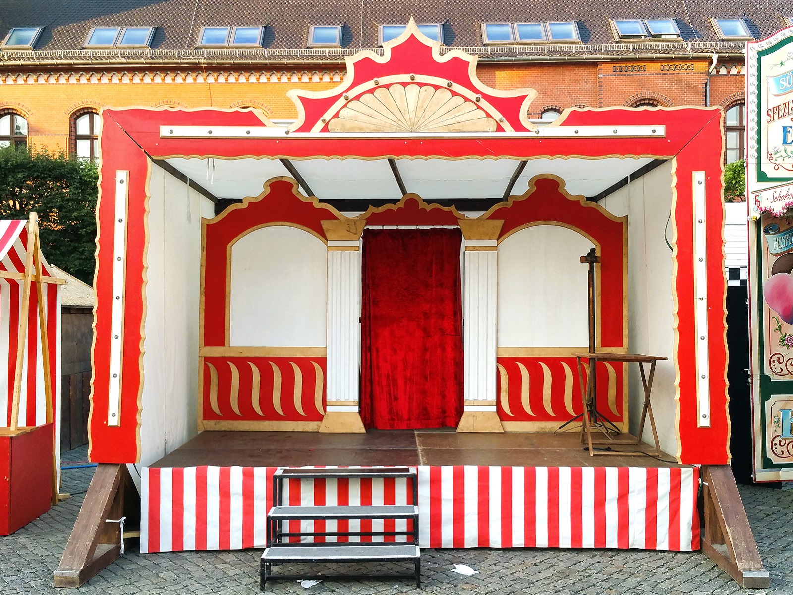 Nostalgie Bühne - Jahrmarktsbühne – Bild 4