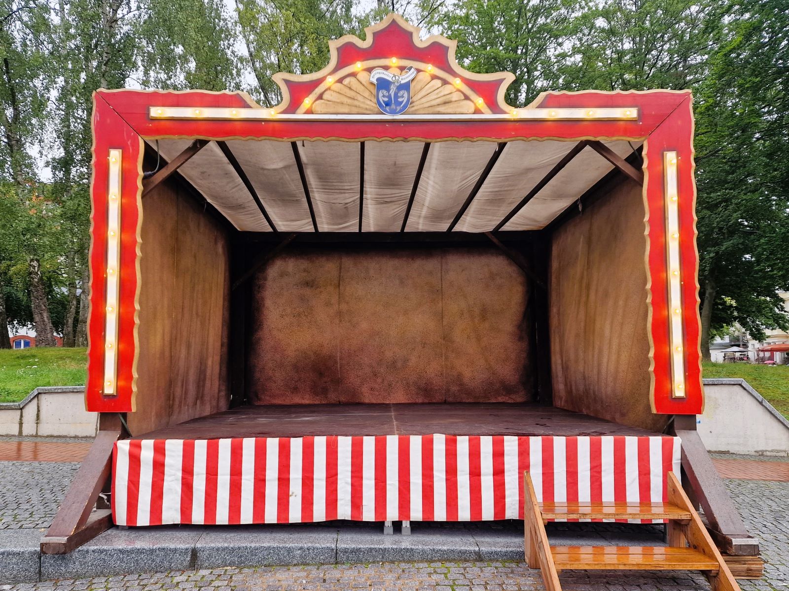 Jahrmarkt Bühne mieten