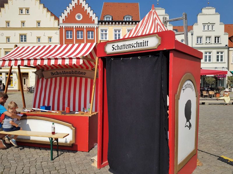 Schatten schneiden  / Schattenschnitt - Mitmachaktion