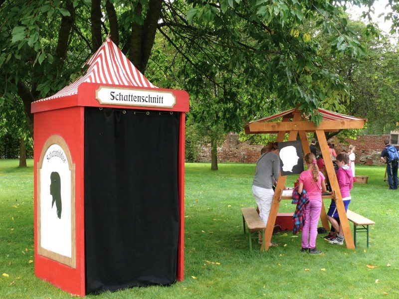 Schatten schneiden  / Schattenschnitt - Mitmachaktion – Bild 4