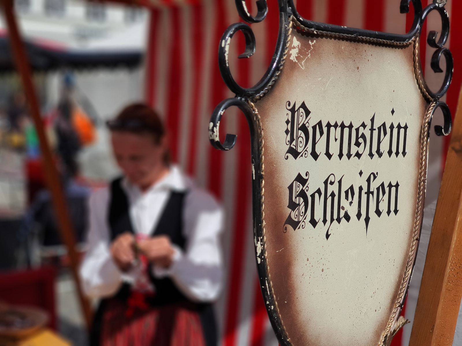 Historisches Handwerk - Bernsteinschleifen – Bild 2