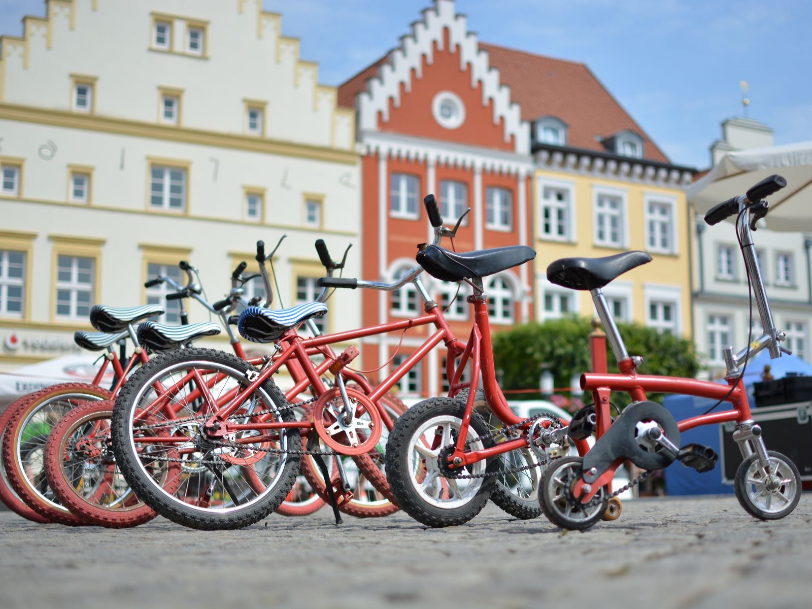 Fahrrad Parcours - mit verrückten Fahrrädern
