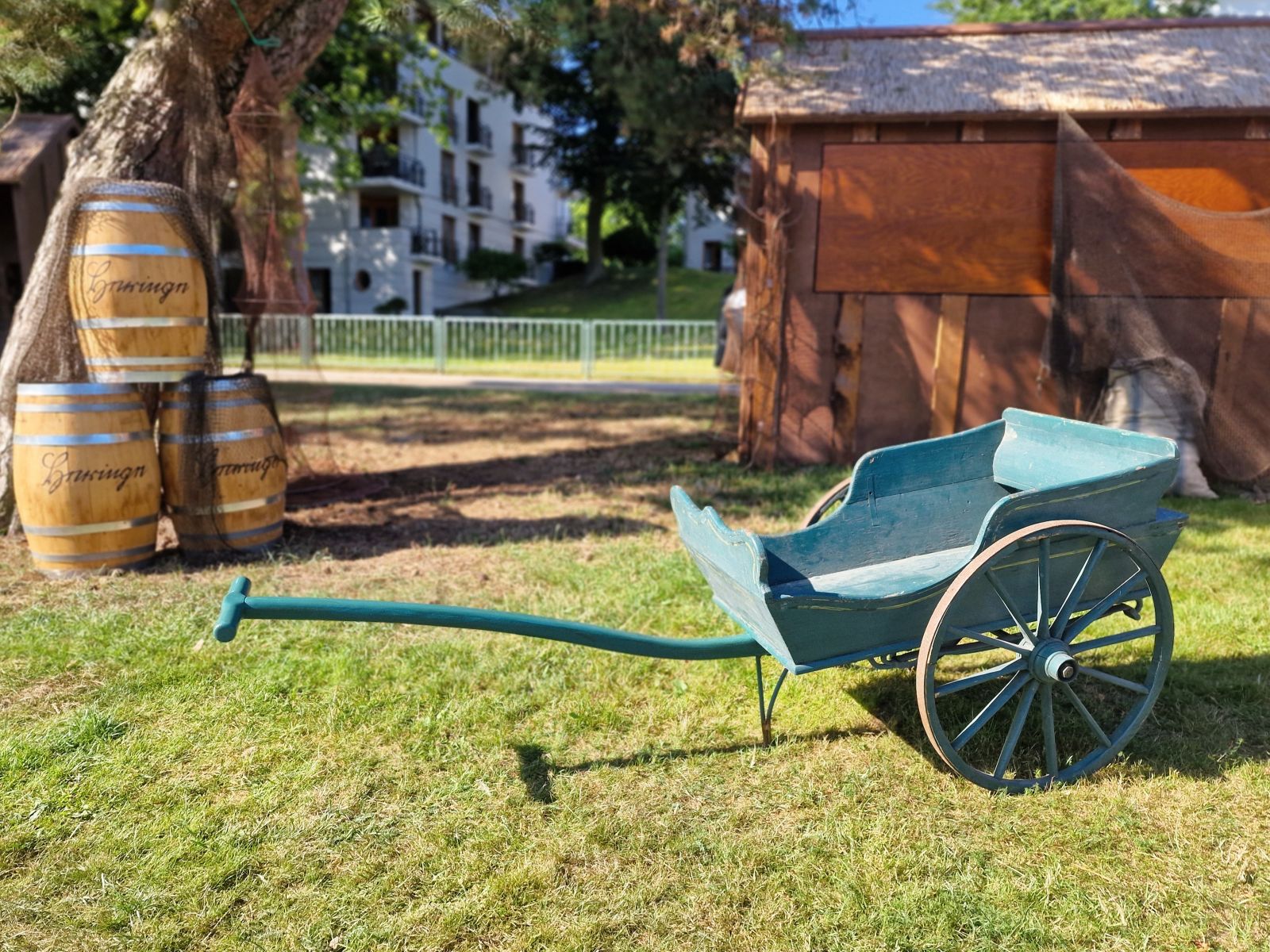 Historischer Kinderwagen mieten