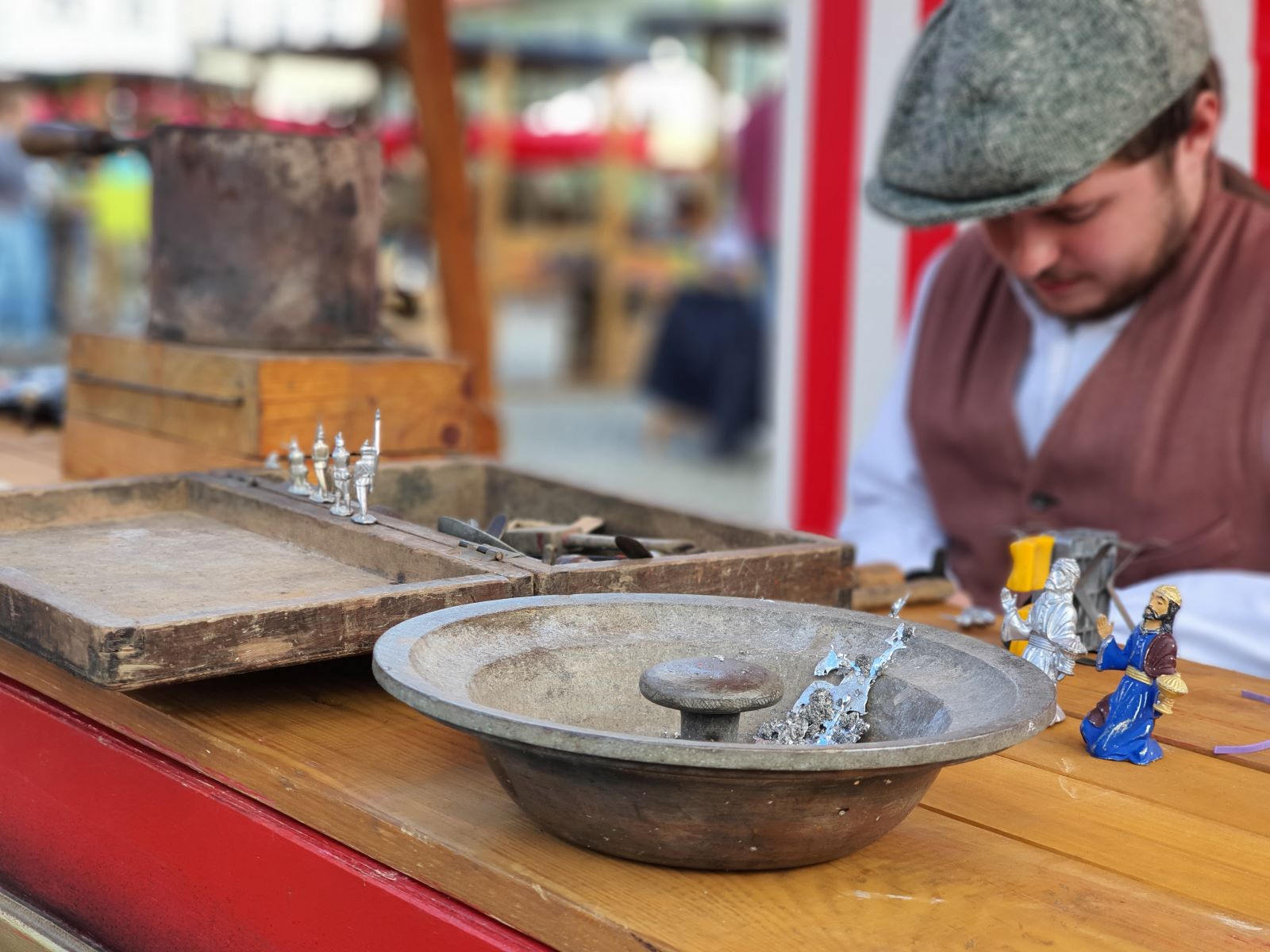 Historisches Handwerk - Zinn gießen – Bild 4