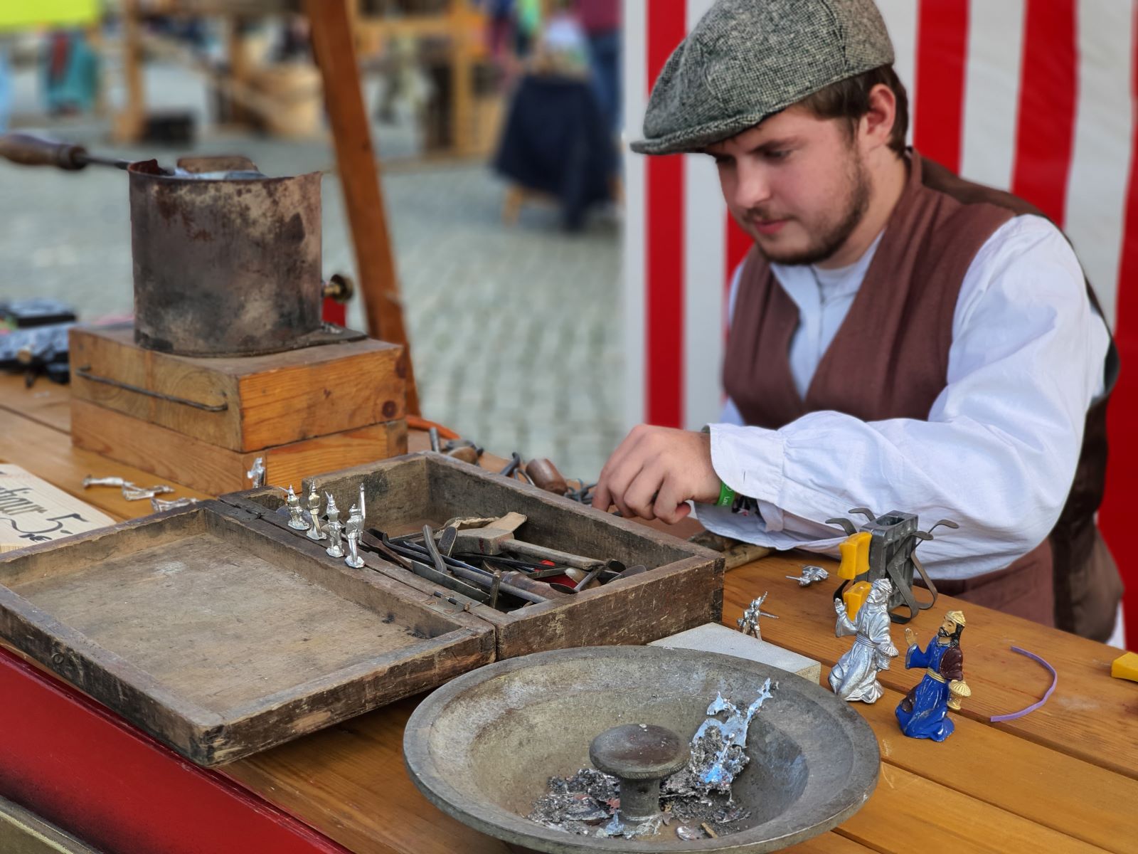 Historisches Handwerk - Zinn gießen – Bild 2