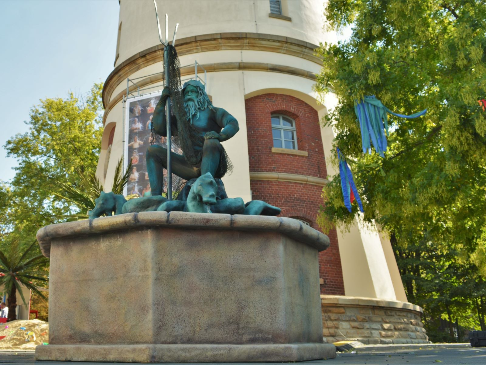 Neptun - Brunnen mit Living Statue