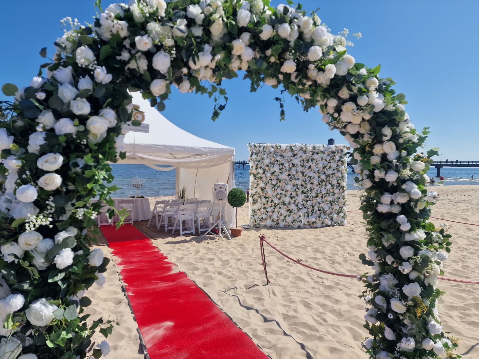 Rosenwand Hintergrund / Blumenwand - weiß/grün ∗ No.2 – Bild 2