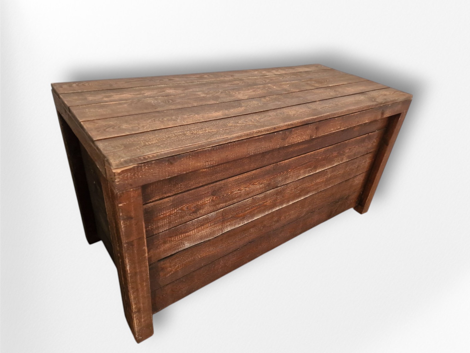 Massiver Holztresen mieten