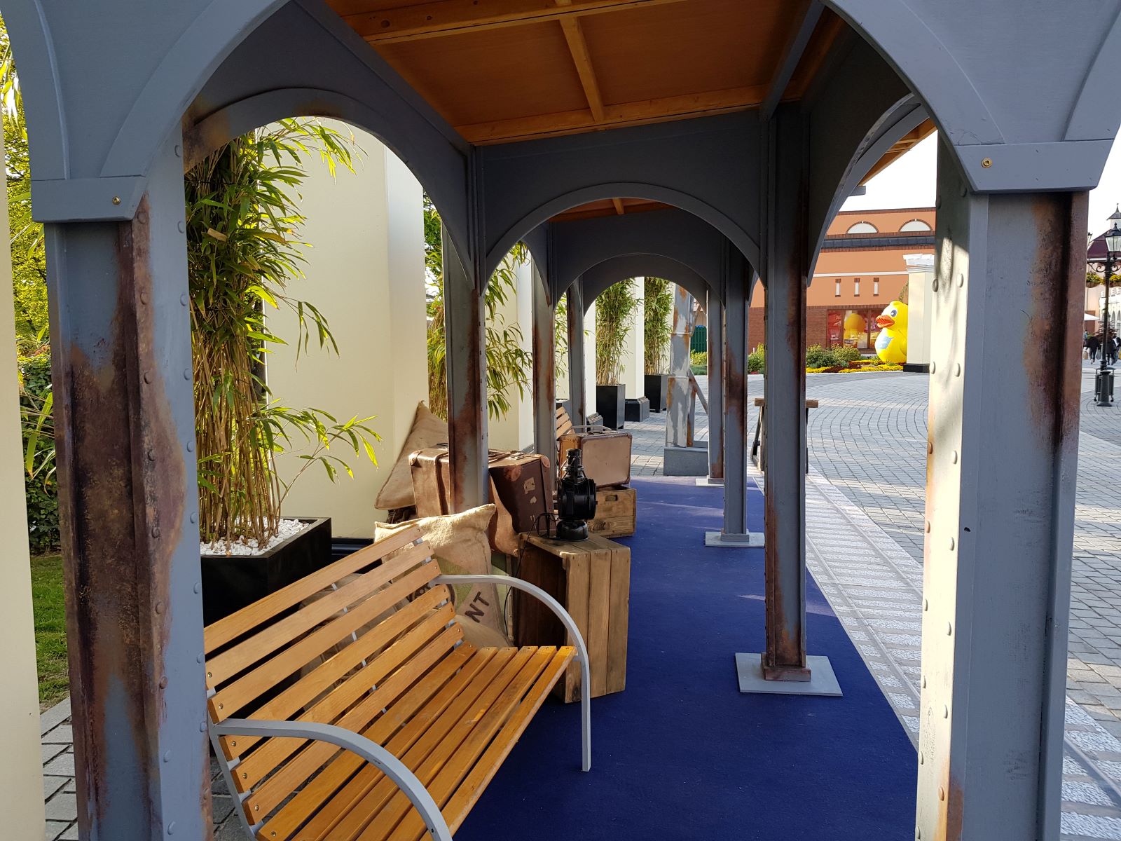 Bahnhof - Haltestelle – Bild 4