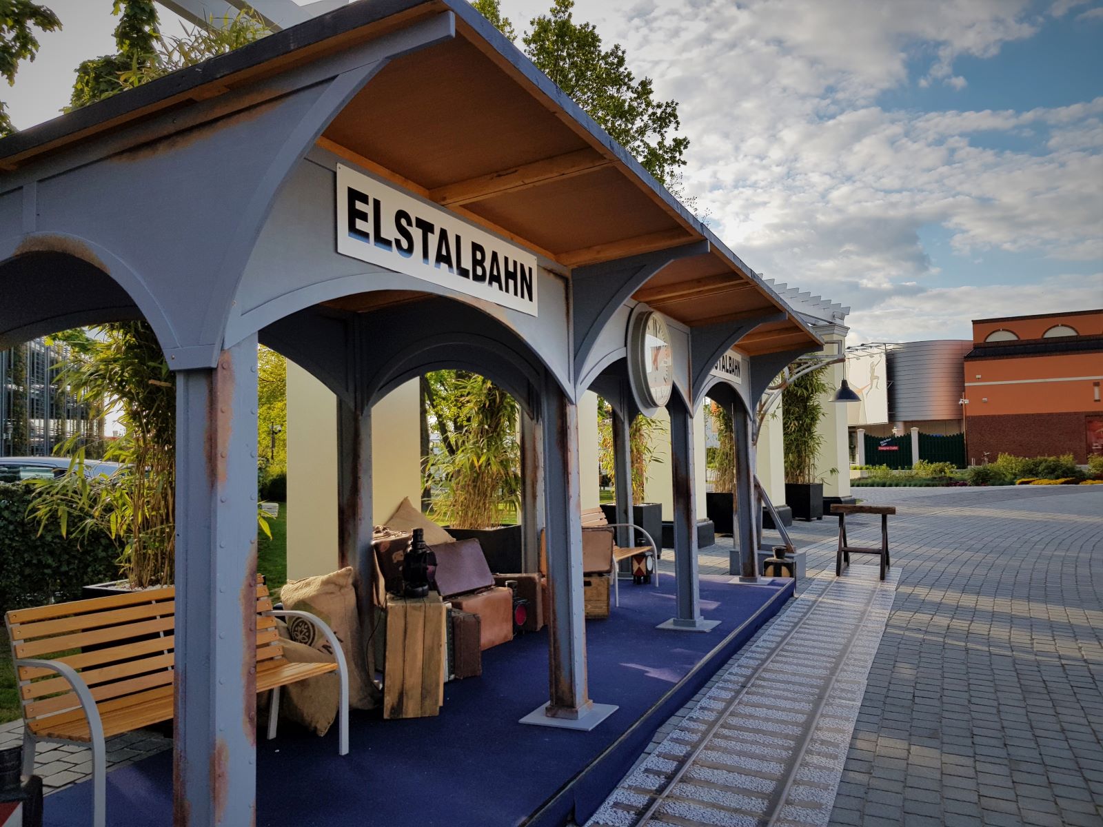 Bahnhof - Haltestelle