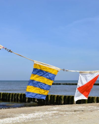 Schiffsflaggen / Maritimer Flaggensatz / Signalflaggen