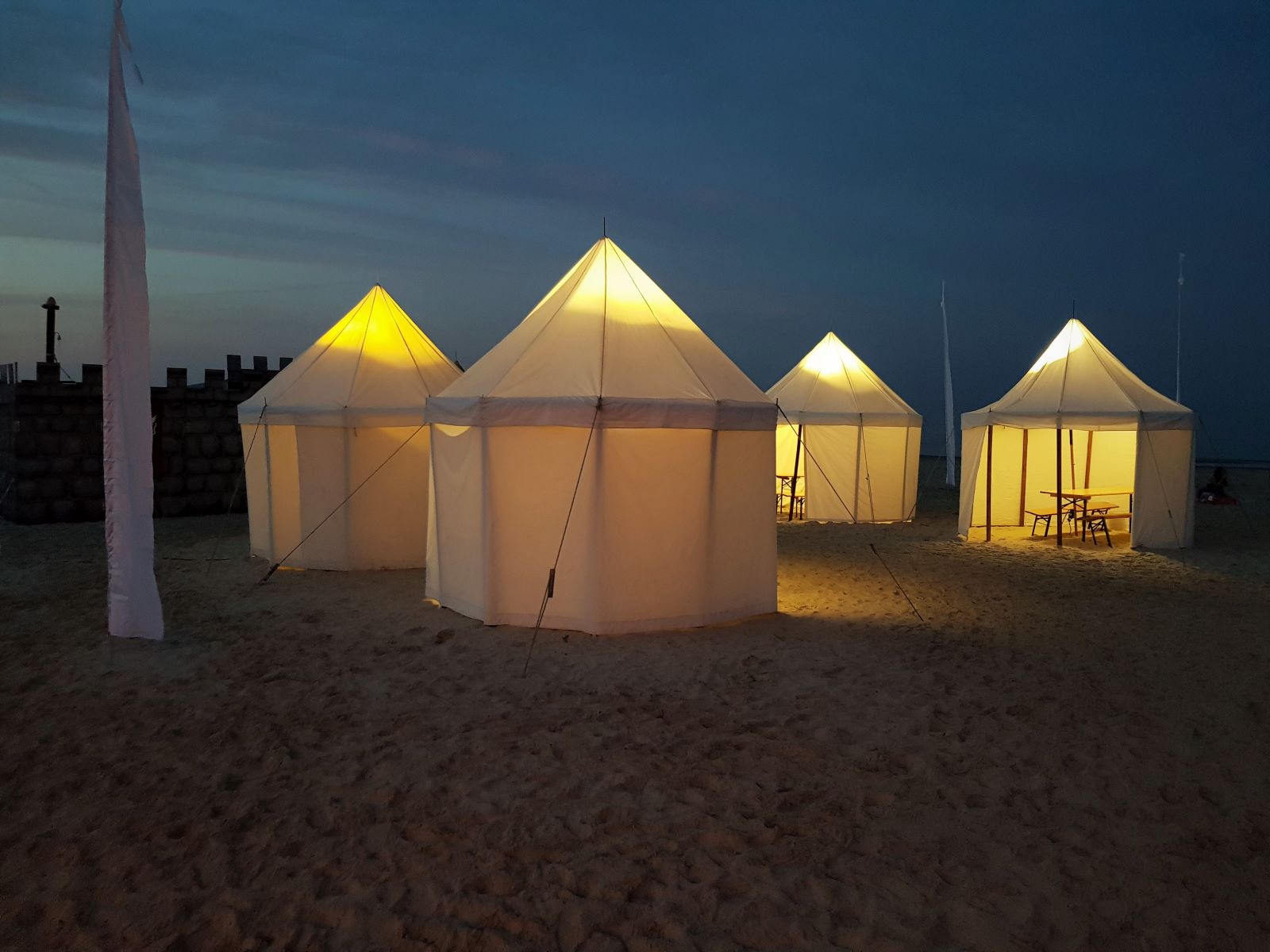 Rund Zelt - weiß ∗ No.2