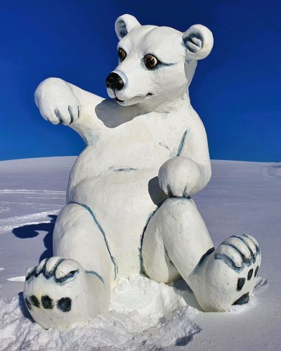 Eisbär Skulptur