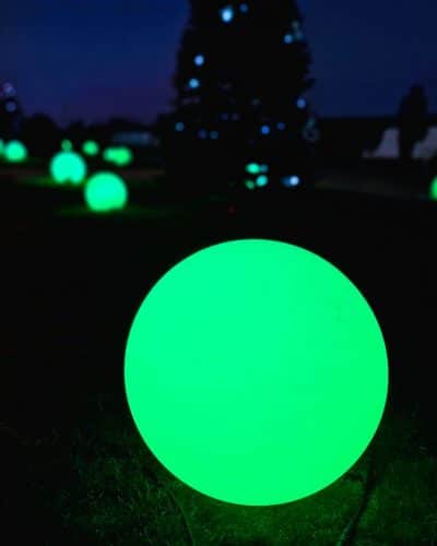 Leuchtende DMX Kugeln