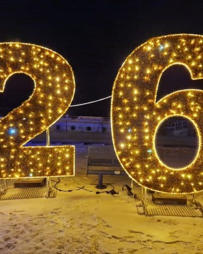 Zahl 26 beleuchtete Riesenzahlen