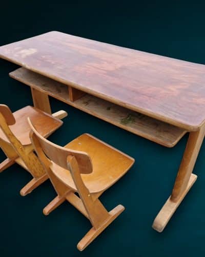 Historische Schulbank mieten
