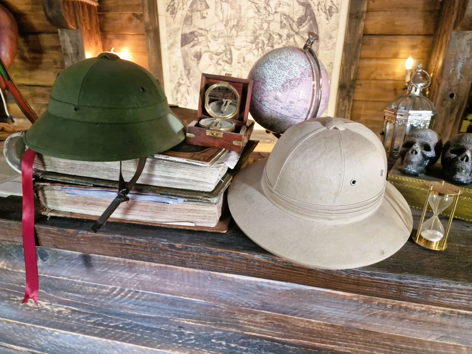 Tropenhelm mieten