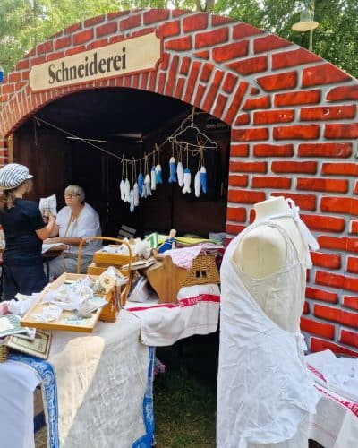 Historisches Schauhandwerk Schneiderei